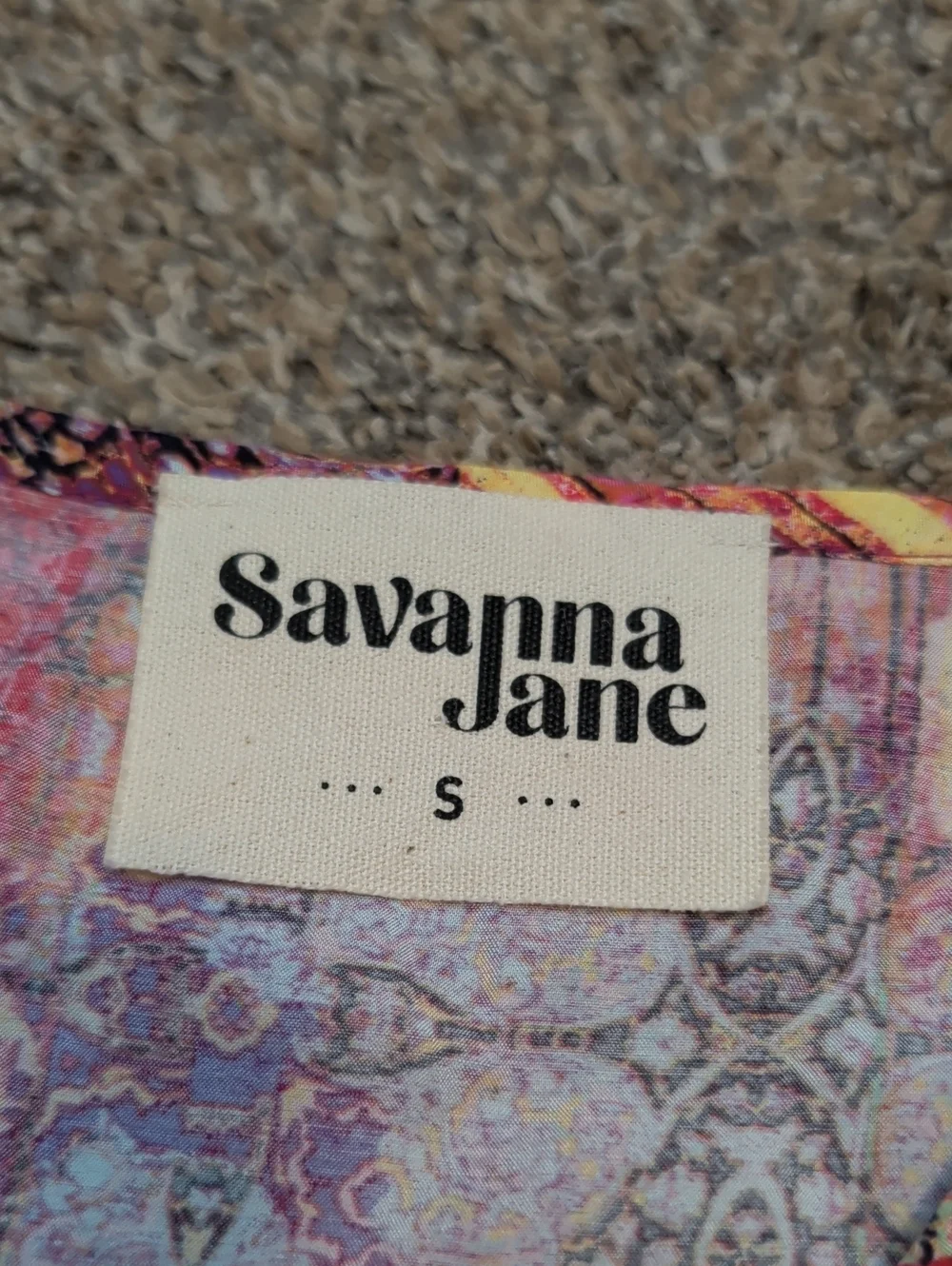 Savanna Jane Multicolor Medallion Print V-neck w/ Embroidered Floral - Size Smal